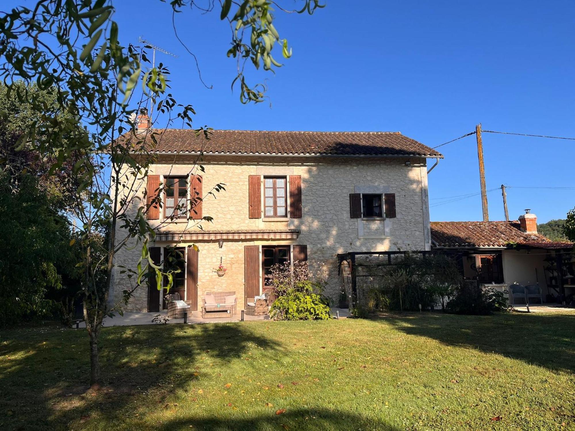 Les Bruyeres B&B Montbron Zewnętrze zdjęcie