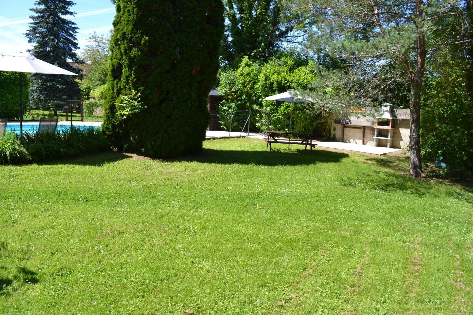 Les Bruyeres B&B Montbron Zewnętrze zdjęcie